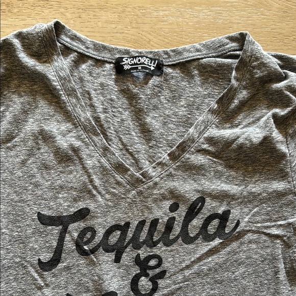 Signorelli Gray V-Neck Graphic Tee - Picture 2 of 3